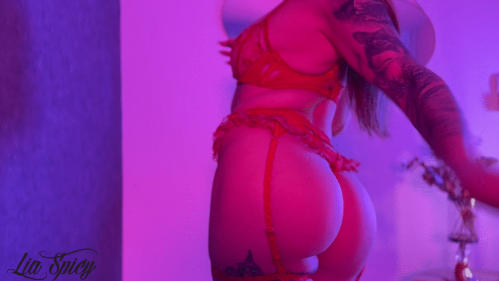 Lia Spicy 95 _ la ST-Valentin avec moi – Ã§a commence romantique et Ã§a fini en FIST