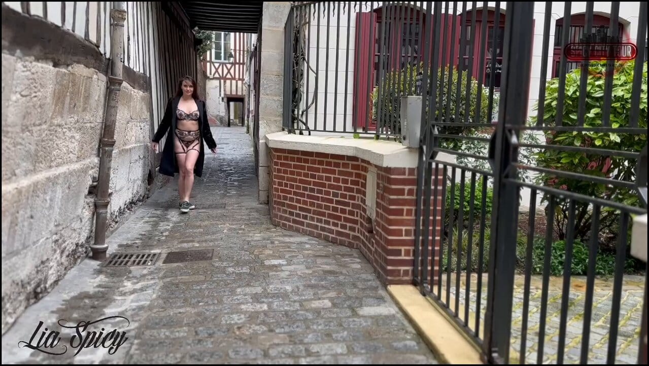 Lia Spicy _ Spicy City Tour Episode 1 Rouen – je me tape un rouennais a grosse bite