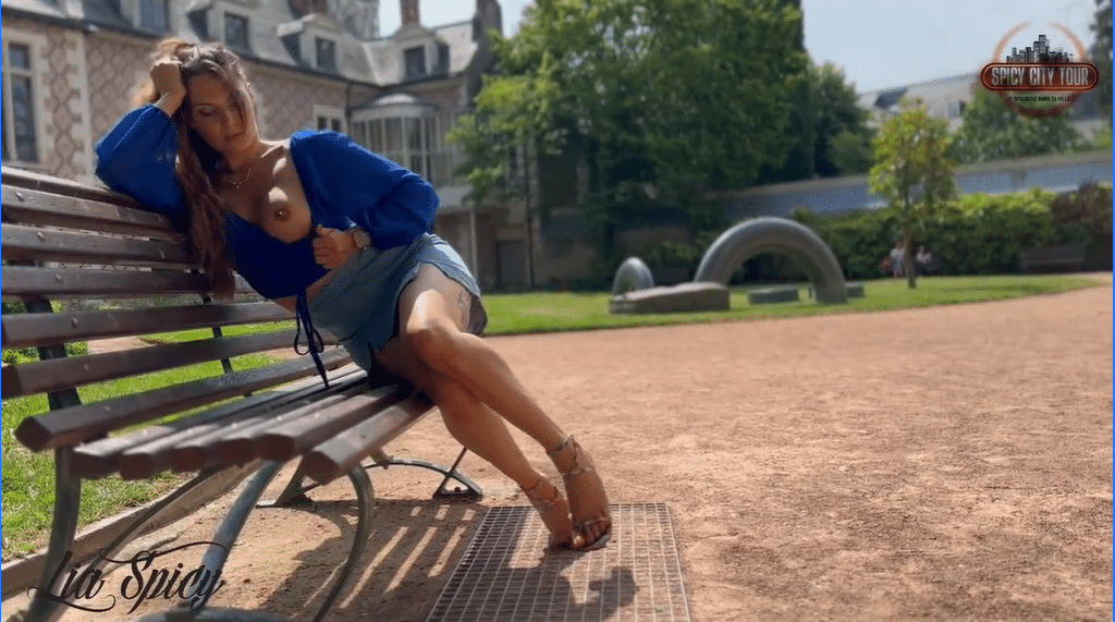 Lia Spicy _ Spicy City Tour Episode 3 Orleans _ un OrlÃ©anais me fait visiter la ville et me baise en bord de loire