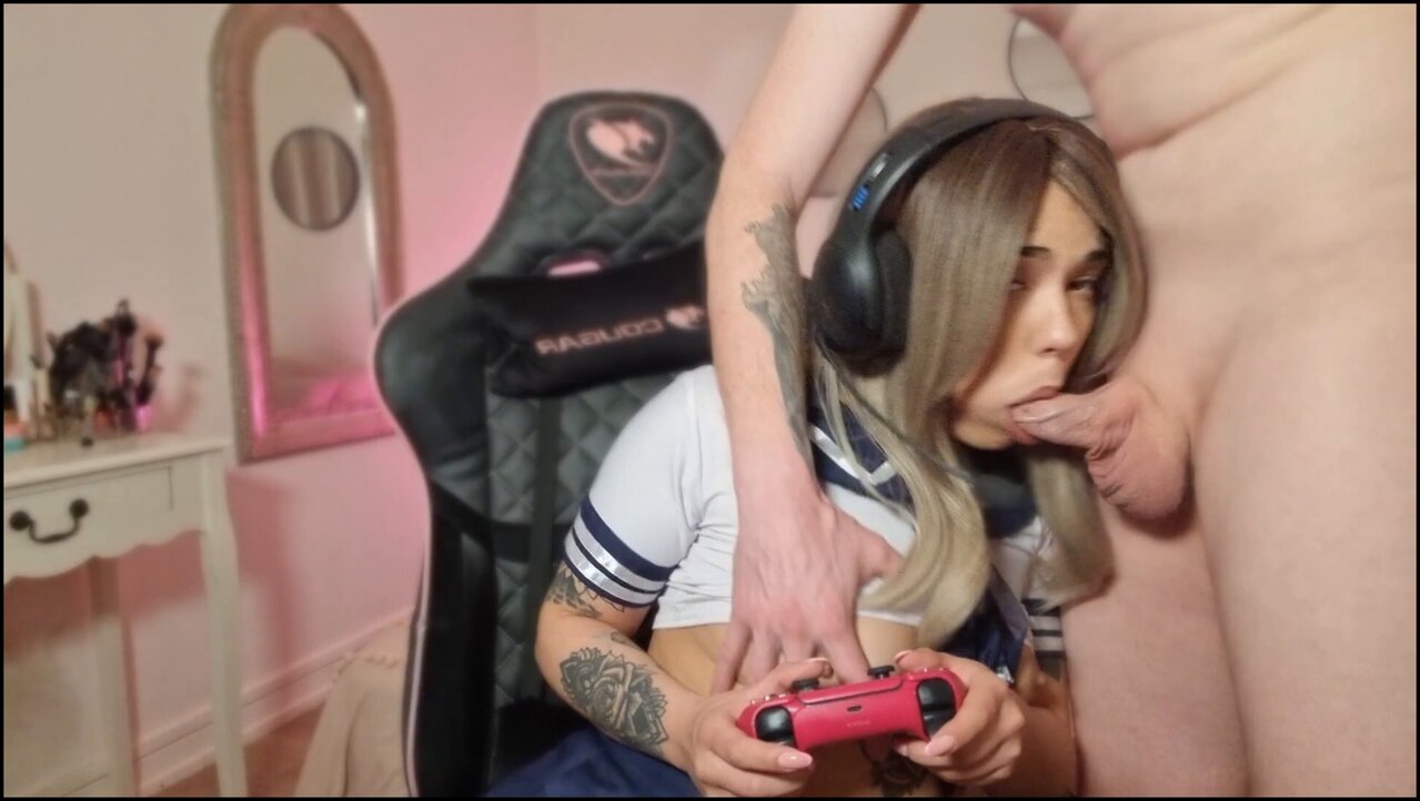 Kassou Fucked By Her Boyfirend While Playing Video Games